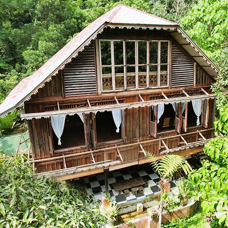 Happy Ria Homestay & Guesthouse Bukit Lawang Esterno foto